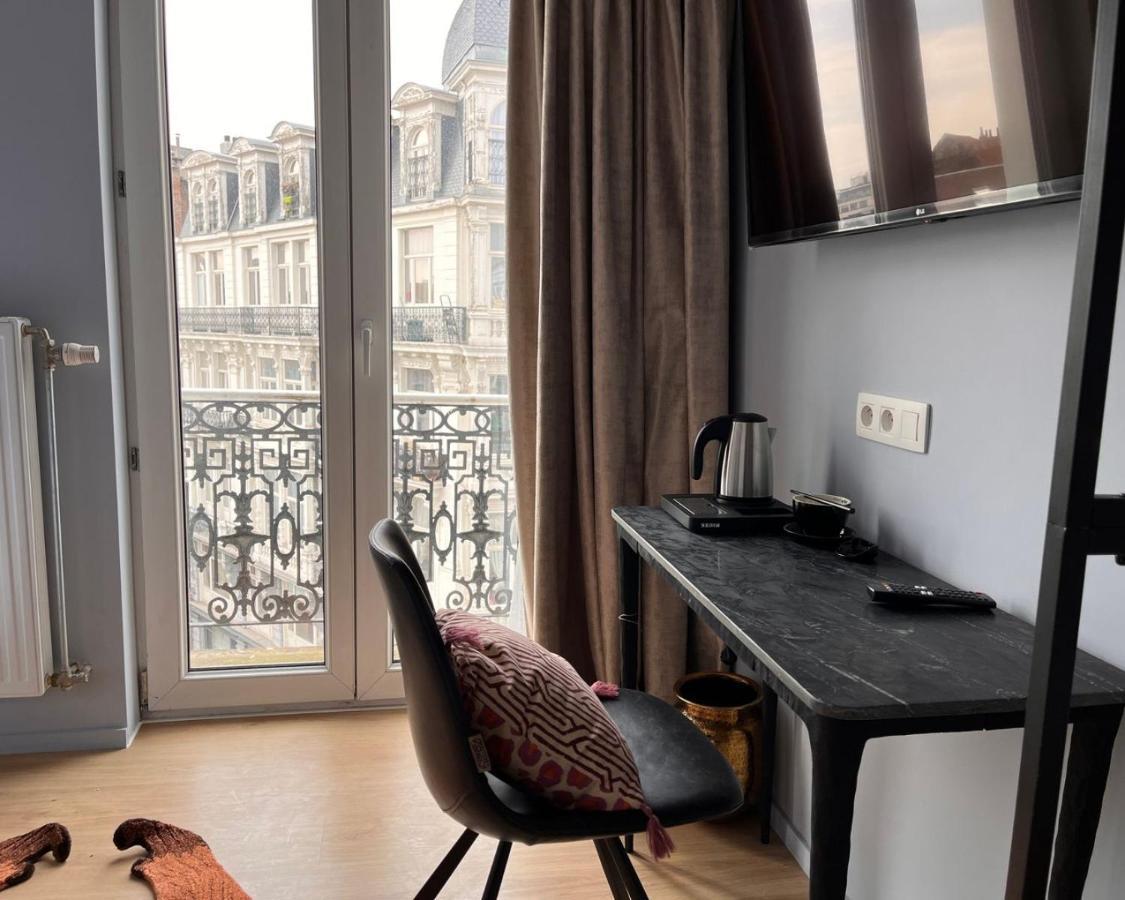 Hotel La Piece Брюссель Экстерьер фото