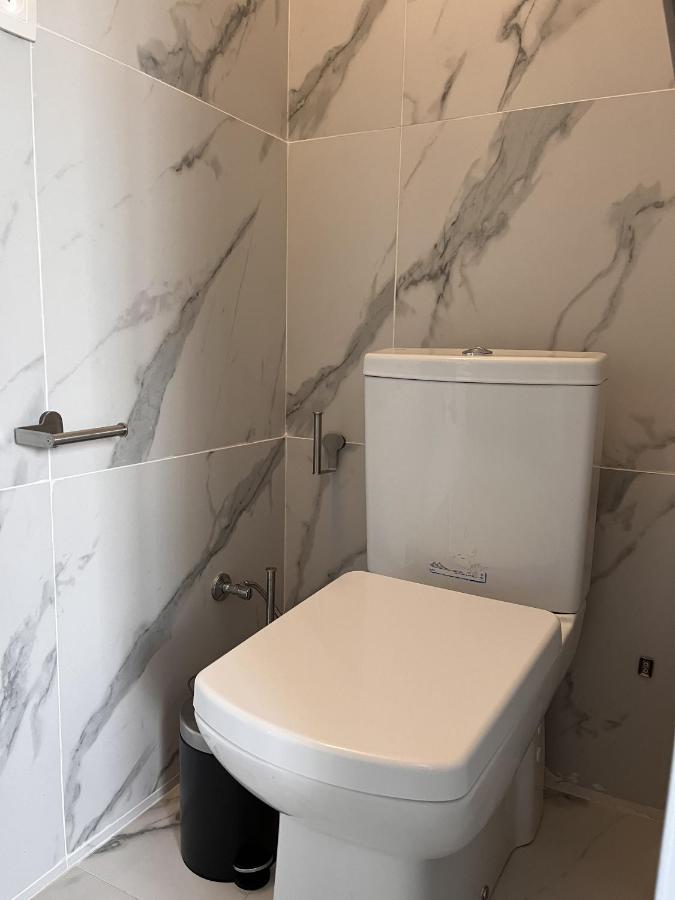 Hotel La Piece Брюссель Экстерьер фото