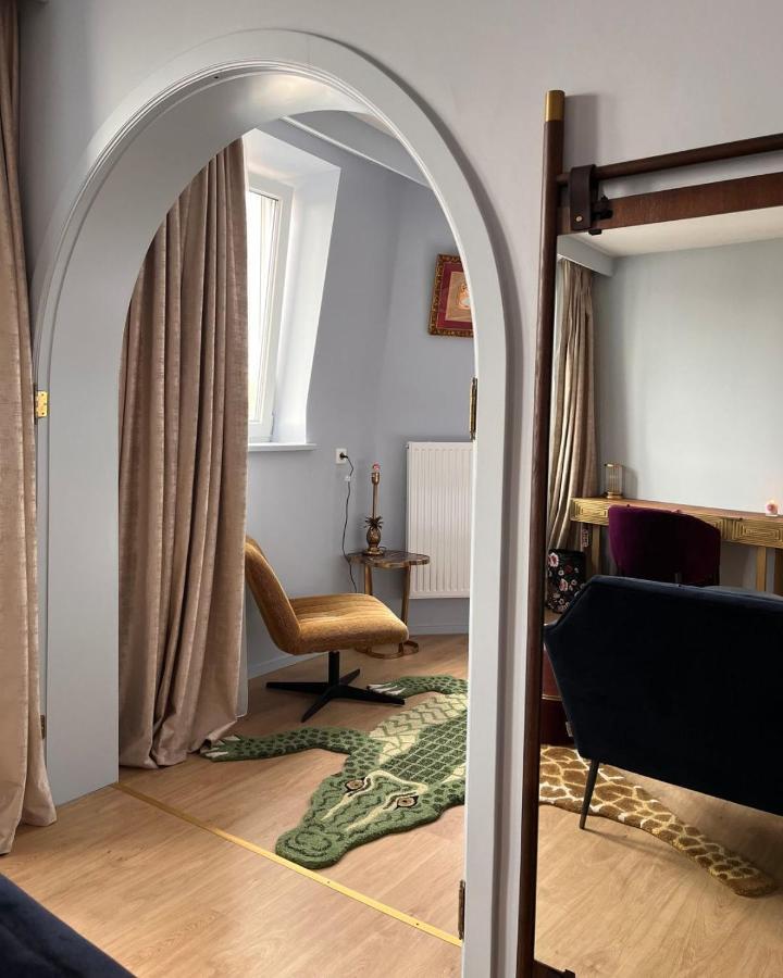 Hotel La Piece Брюссель Экстерьер фото