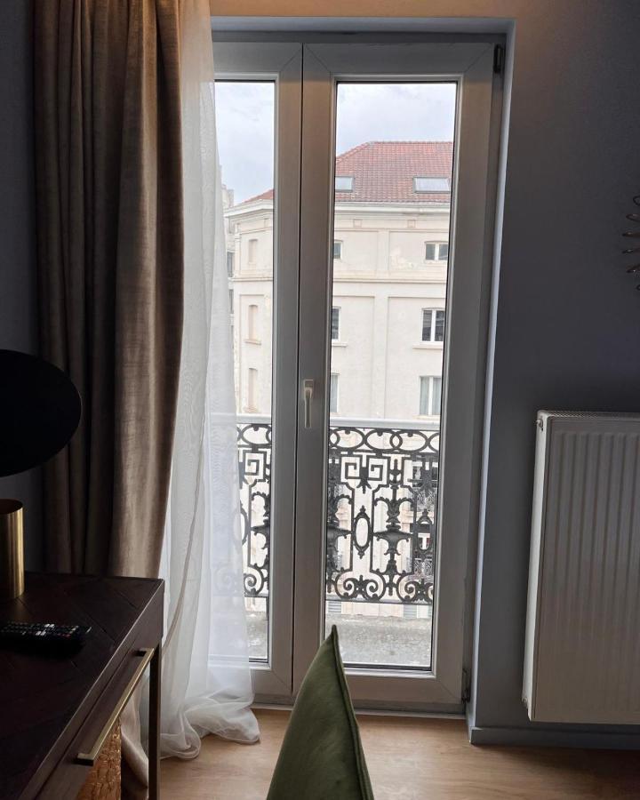 Hotel La Piece Брюссель Экстерьер фото